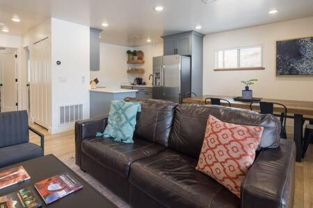 Near Downtown Stylish 2Br With Amazing Patio - 6 Villa Moab Kültér fotó